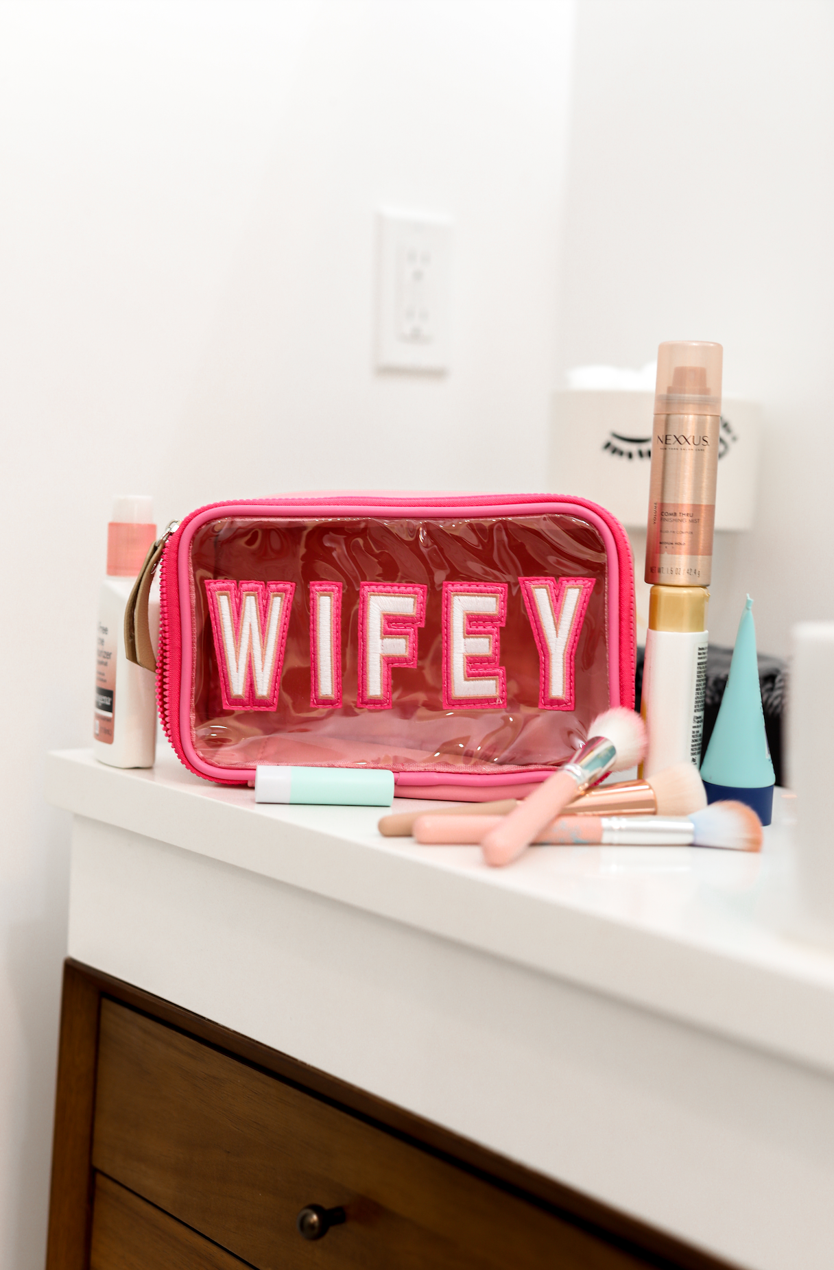 Clear Cosmetic - Wifey (Pink)
