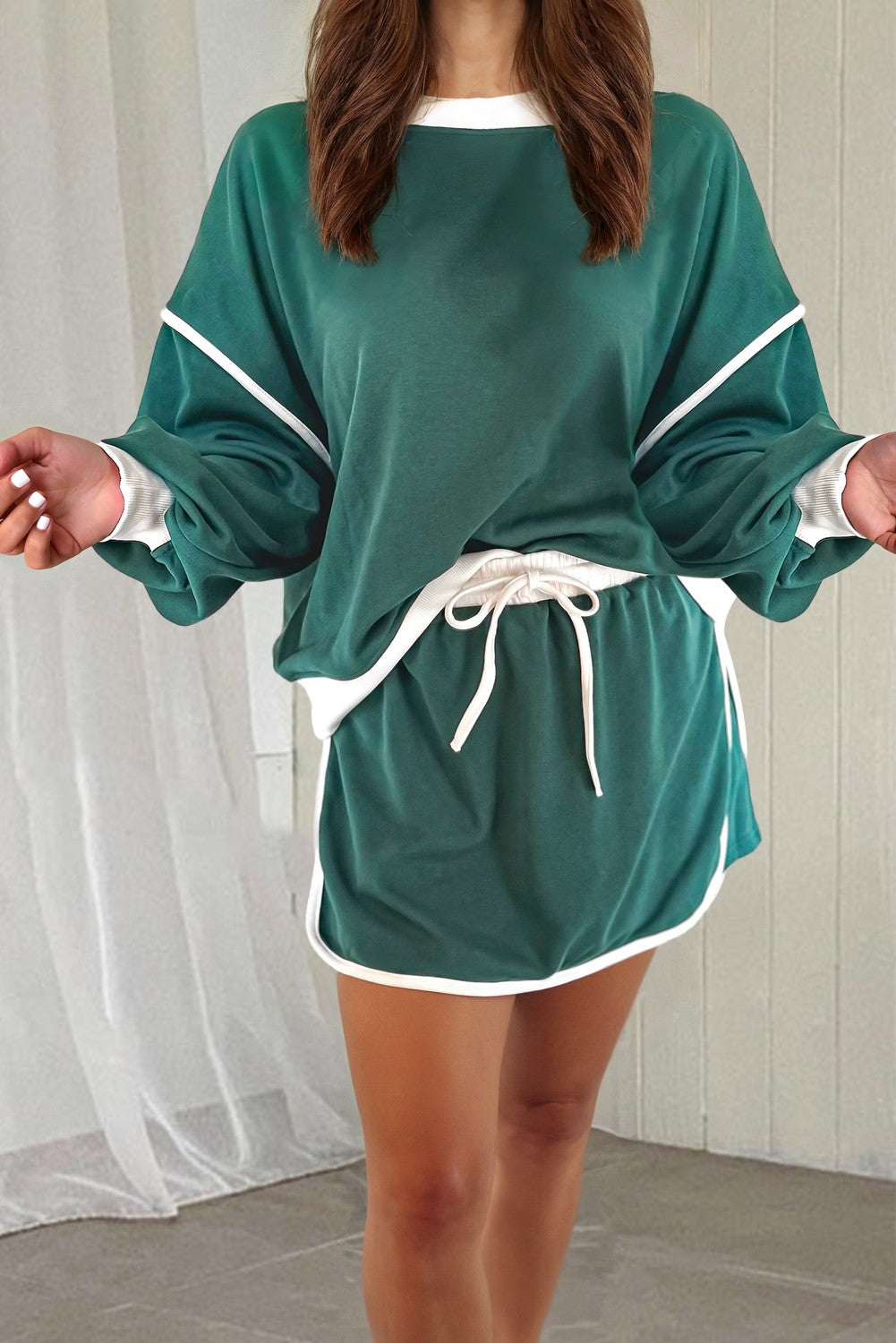 Green Contrast Loose Pullover & Lace-up Waist Skirt Set