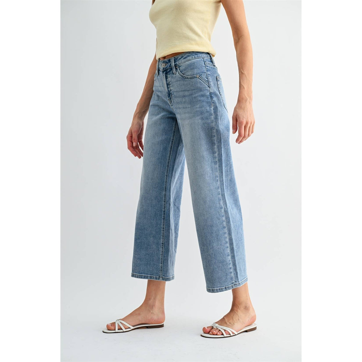 MID RISE WIDE LEG CROP