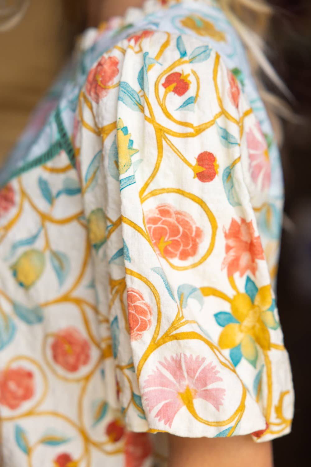 Diamond Shape Contrast Trim and Print Floral Top