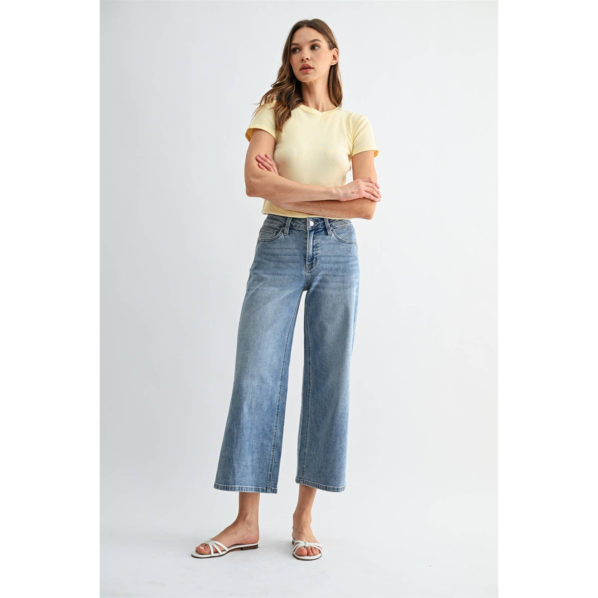 MID RISE WIDE LEG CROP