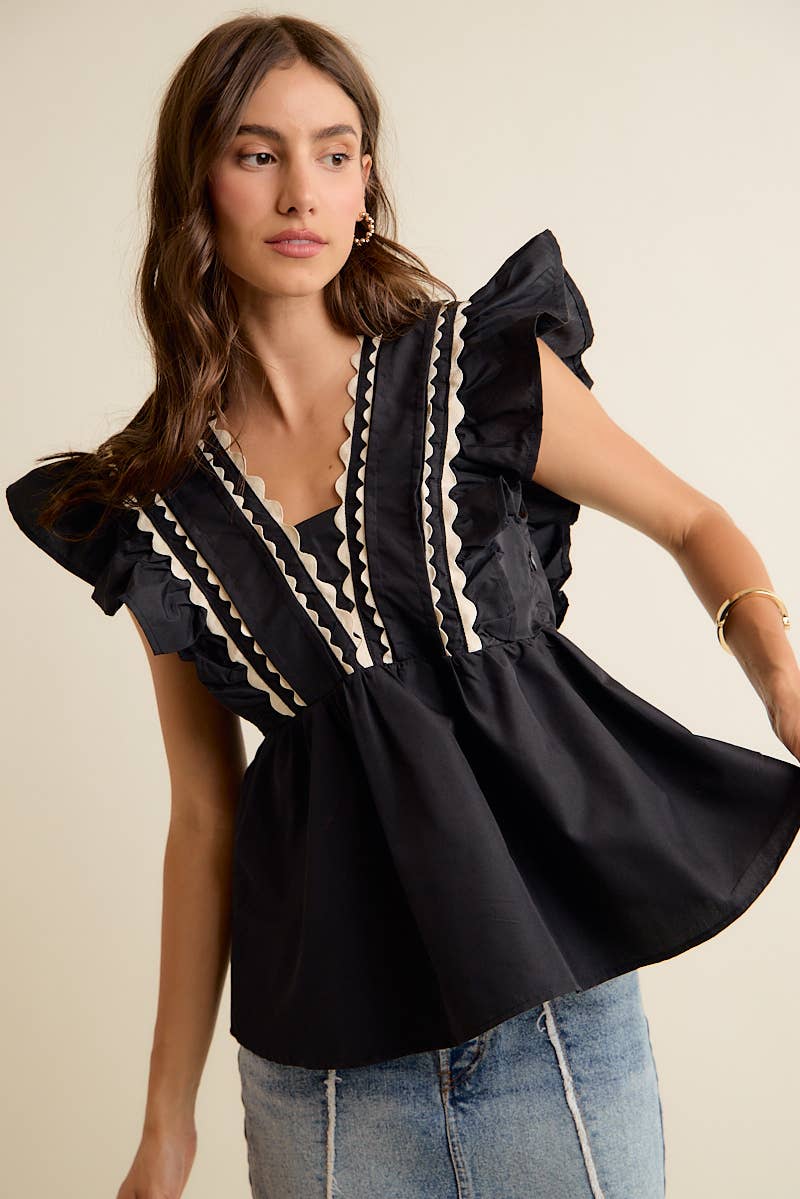 SOLID WOVEN SLEEVELESS TOP WITH WAVE TRIM